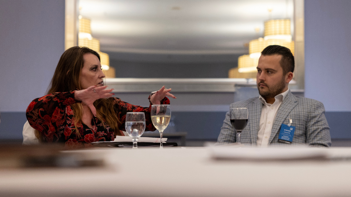 Sun Holdings’ VP of Human Resources Laura McLand (left) conducts an Executive HR Roundtable at the 2025 Employee Benefits & Total Rewards Summit in Las Colinas, Texas.